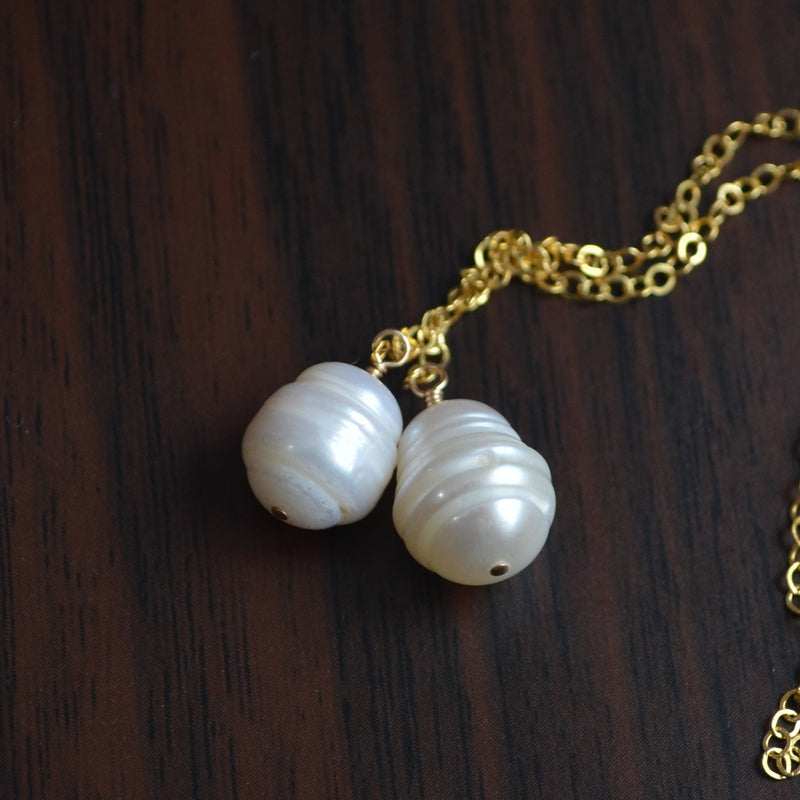 White Pearl Lariat Necklace in Gold