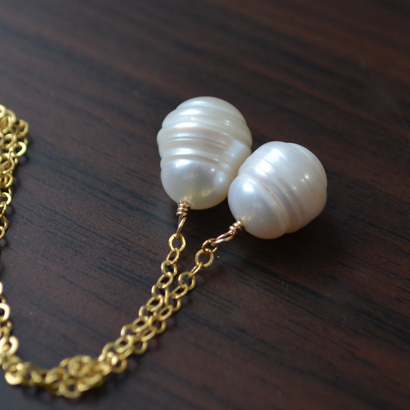 White Pearl Lariat Necklace in Gold