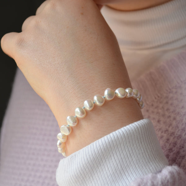 White Pearl Hand Knotted Bracelet
