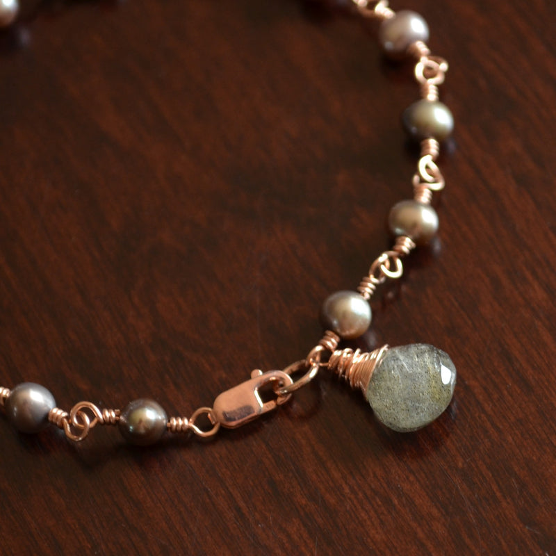 Peacock Pearl Bracelet with Labradorite in Rose Gold