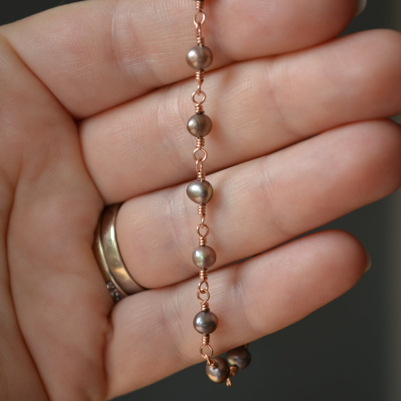Peacock Pearl Bracelet with Labradorite in Rose Gold