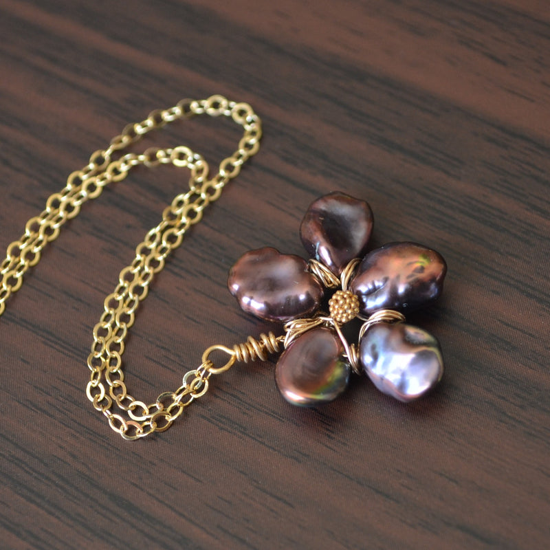 Peacock Pearl Flower Necklace in Gold