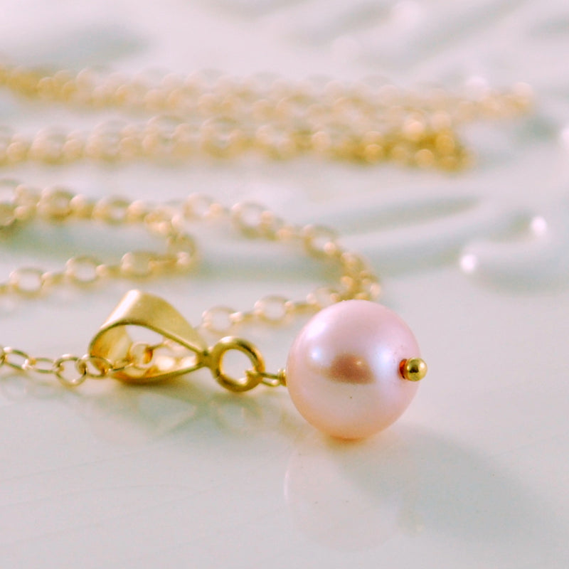 Drop Pearl Necklace in Gold with Pink and White Pearls