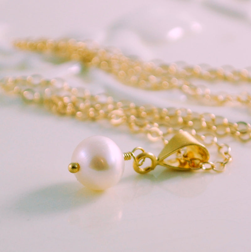 Drop Pearl Necklace in Gold with Pink and White Pearls