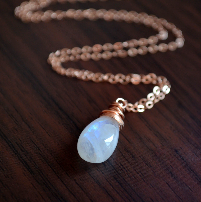 Simple Rainbow Moonstone Pendant Necklace in Rose Gold
