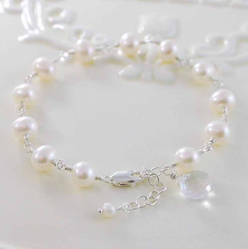 White Freshwater Pearl Bracelet with Crystal Quartz